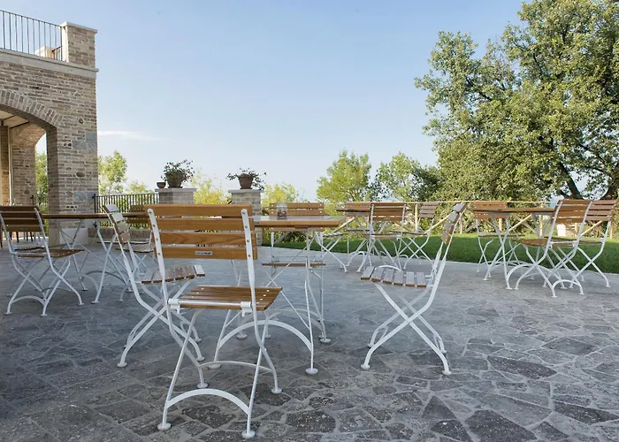 Villa Sant\'Angelo