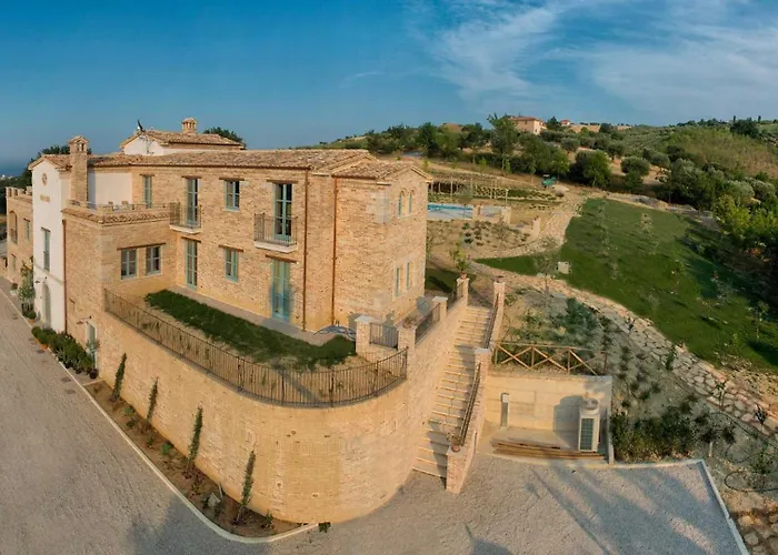 Villa Sant\'Angelo